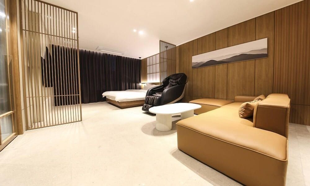 Wonju Central Hotel [Breakfast Included] High-End Suite Room + Gaming PC