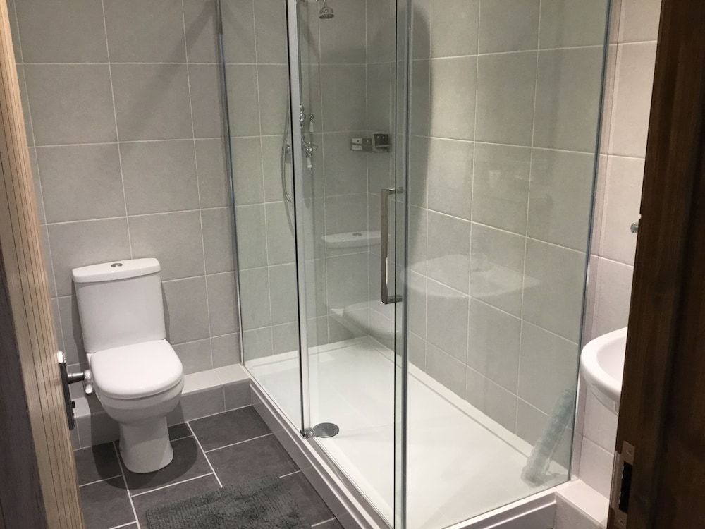 Grove Barn Bed and Breakfast Deluxe Double Room- Courtyard 2