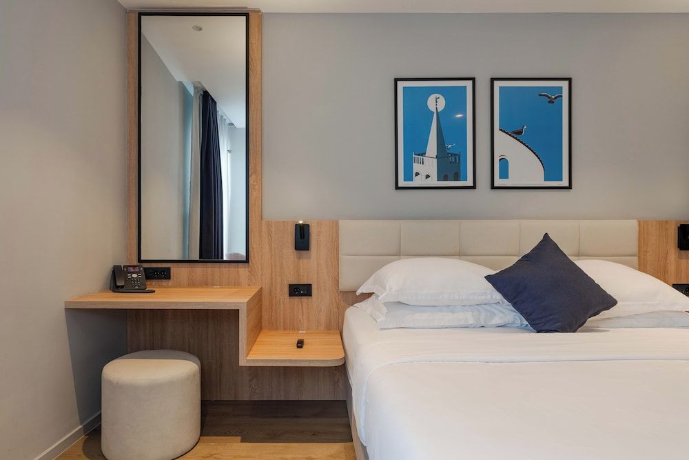 Hotel A'mare Deluxe Double Room 3