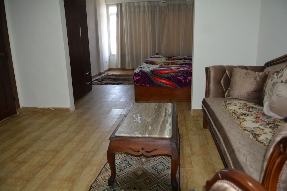 undefined Wassim Boutique 6