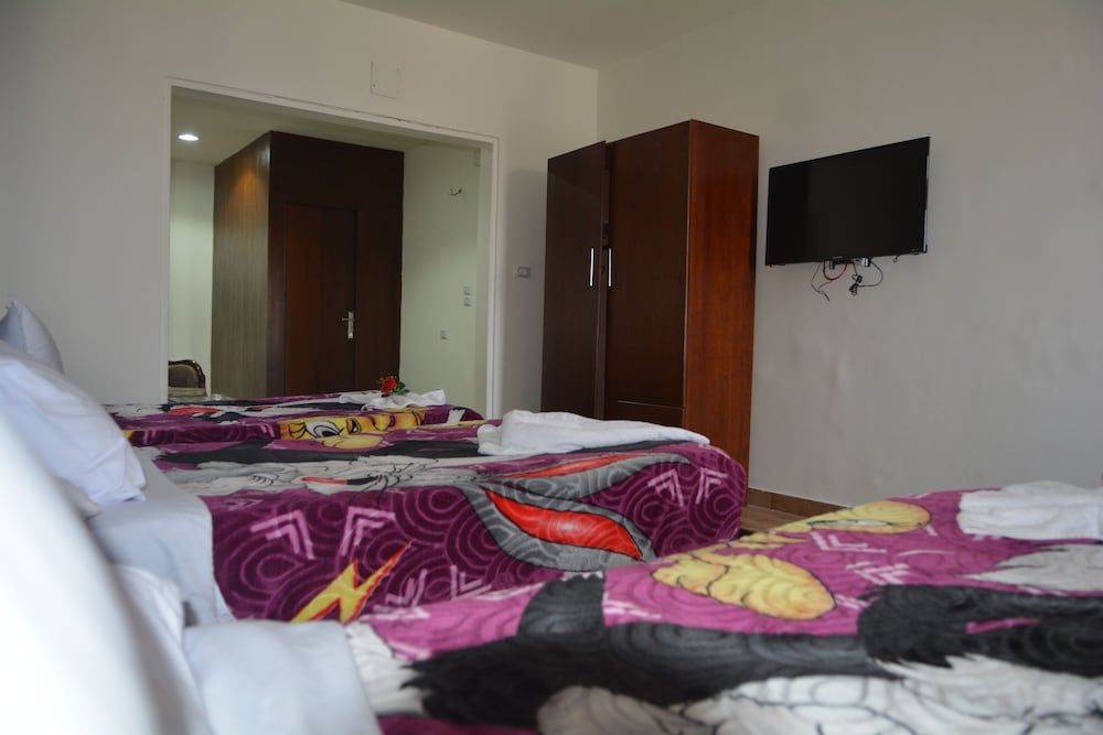 undefined Wassim Boutique 9