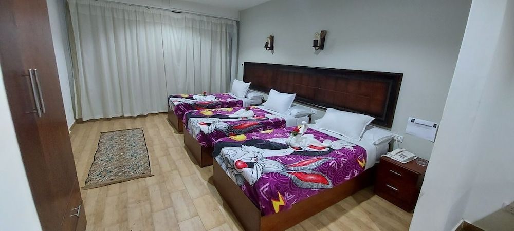 undefined Wassim Boutique 10