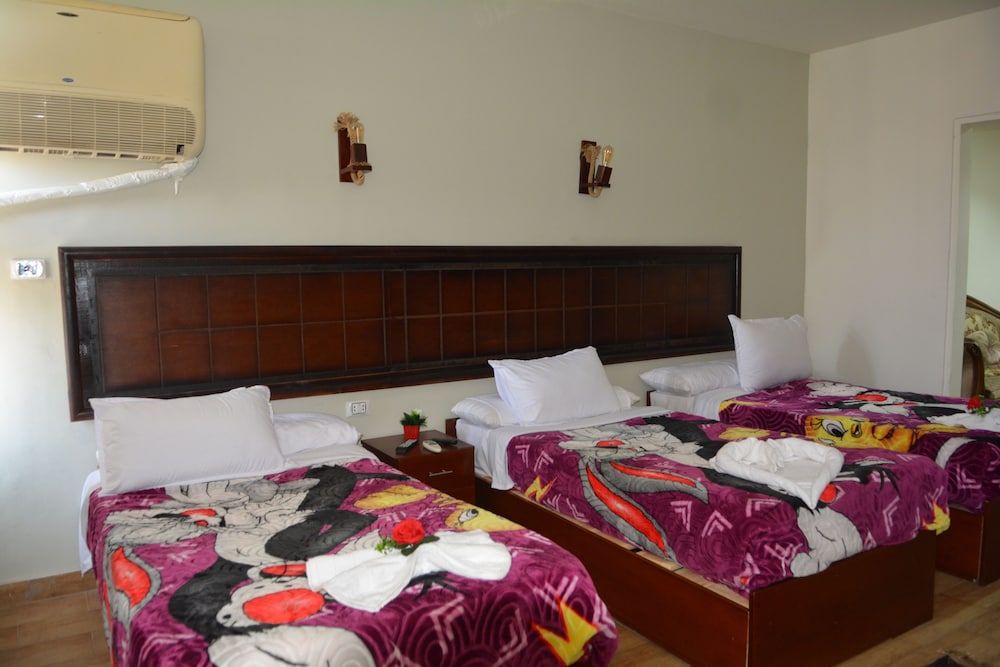 undefined Wassim Boutique 8