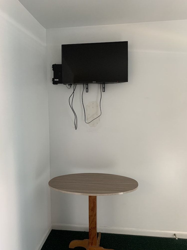 Boone Trail Inn Single Room, 1 Queen Bed, Non Smoking 5