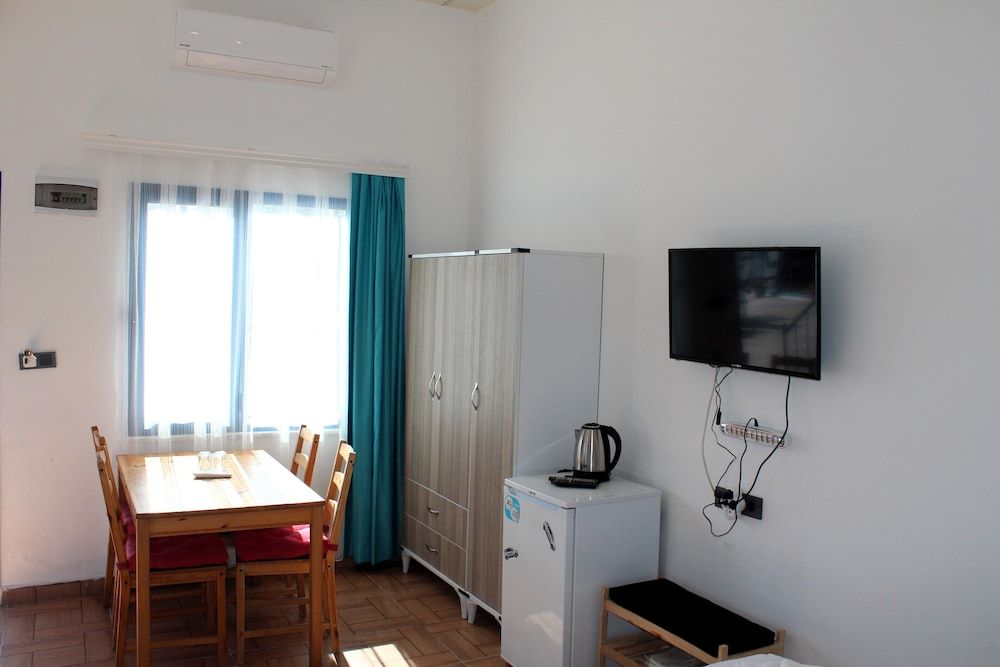 Mavi Pansiyon & Restaurant Economy Room, Patio, Garden View 8