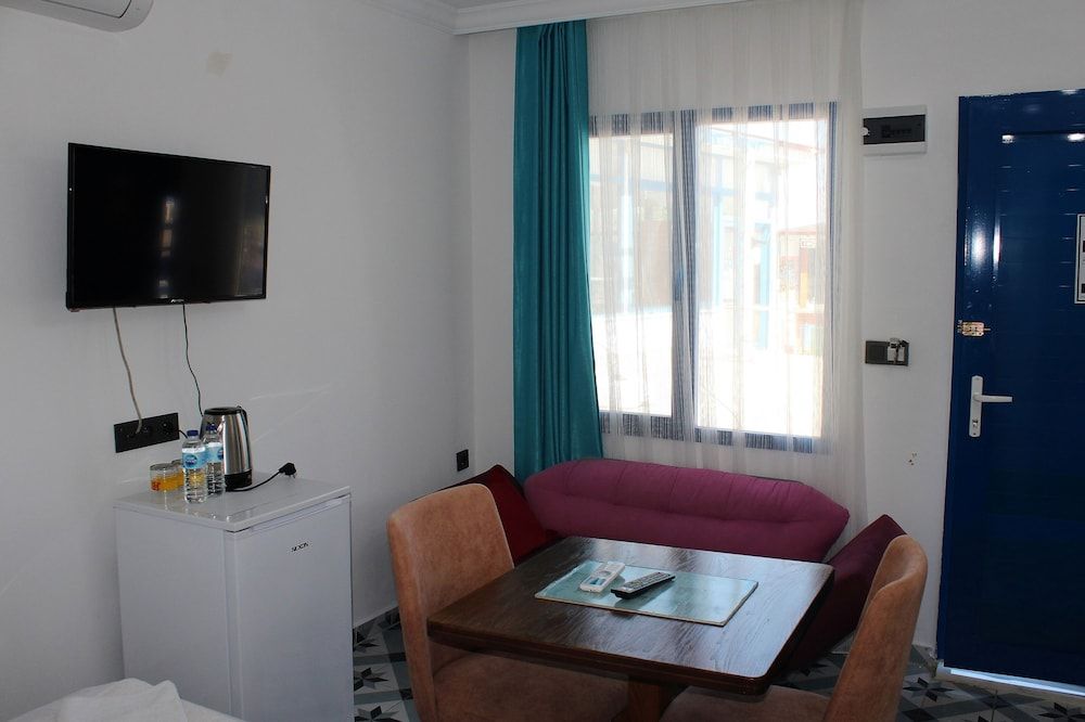 Mavi Pansiyon & Restaurant Economy Room, 1 Double Bed, Patio, Pool View 13