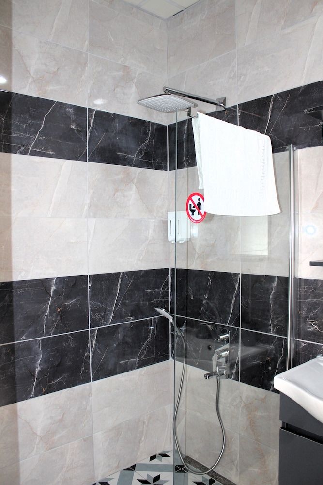 Mavi Pansiyon & Restaurant Economy Room, Multiple Beds, Patio, Garden View 4