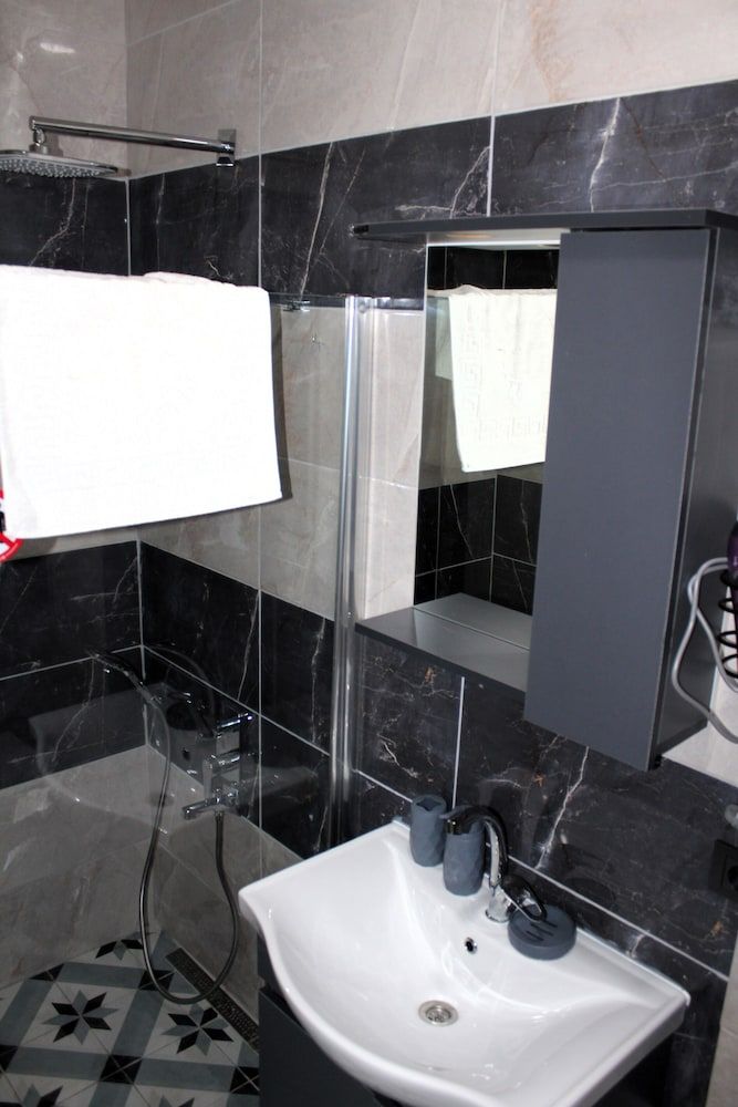 Mavi Pansiyon & Restaurant Economy Room, Multiple Beds, Patio, Garden View 5