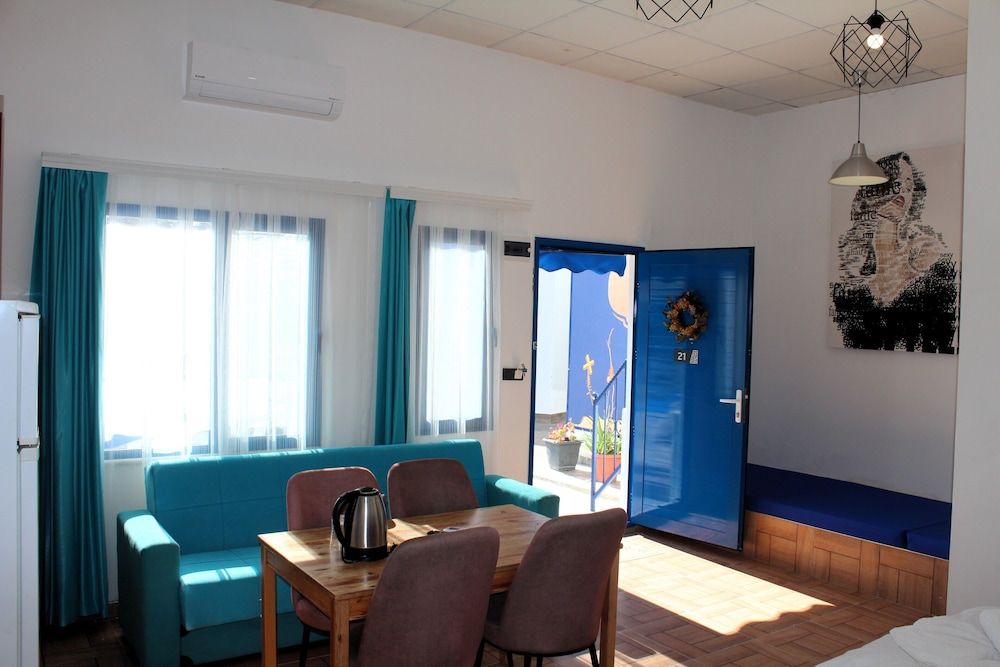 Mavi Pansiyon & Restaurant Economy Room, Multiple Beds, Patio, Garden View 9