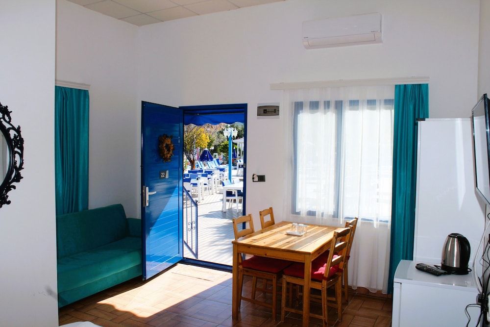 Mavi Pansiyon & Restaurant Economy Room, Patio, Garden View 9