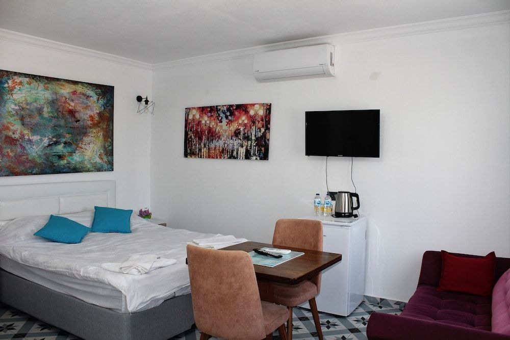 Mavi Pansiyon & Restaurant Economy Room, 1 Double Bed, Patio, Pool View 12