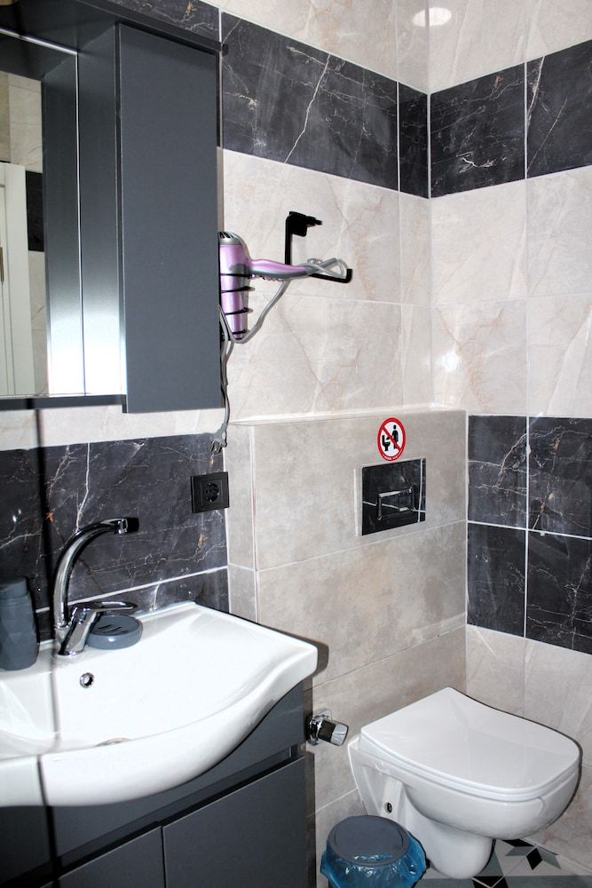 Mavi Pansiyon & Restaurant Economy Room, Multiple Beds, Patio, Garden View 3