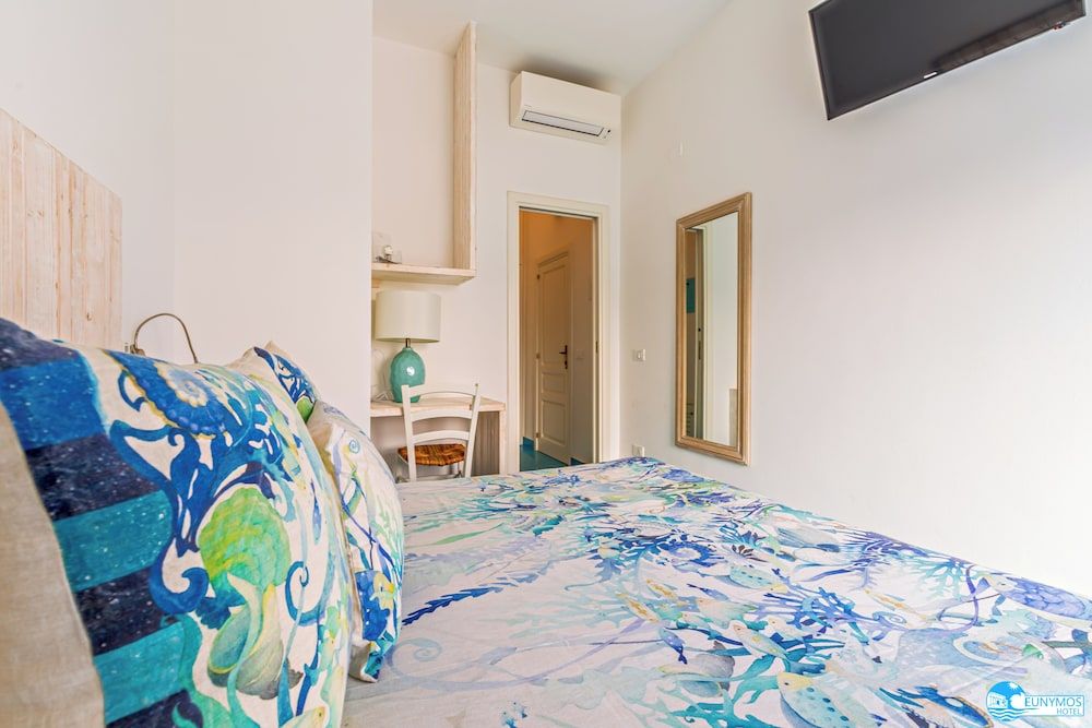 Hotel Eunymos - Trattoria Da Francesco Panarea Double Room, Balcony, Bay View 5