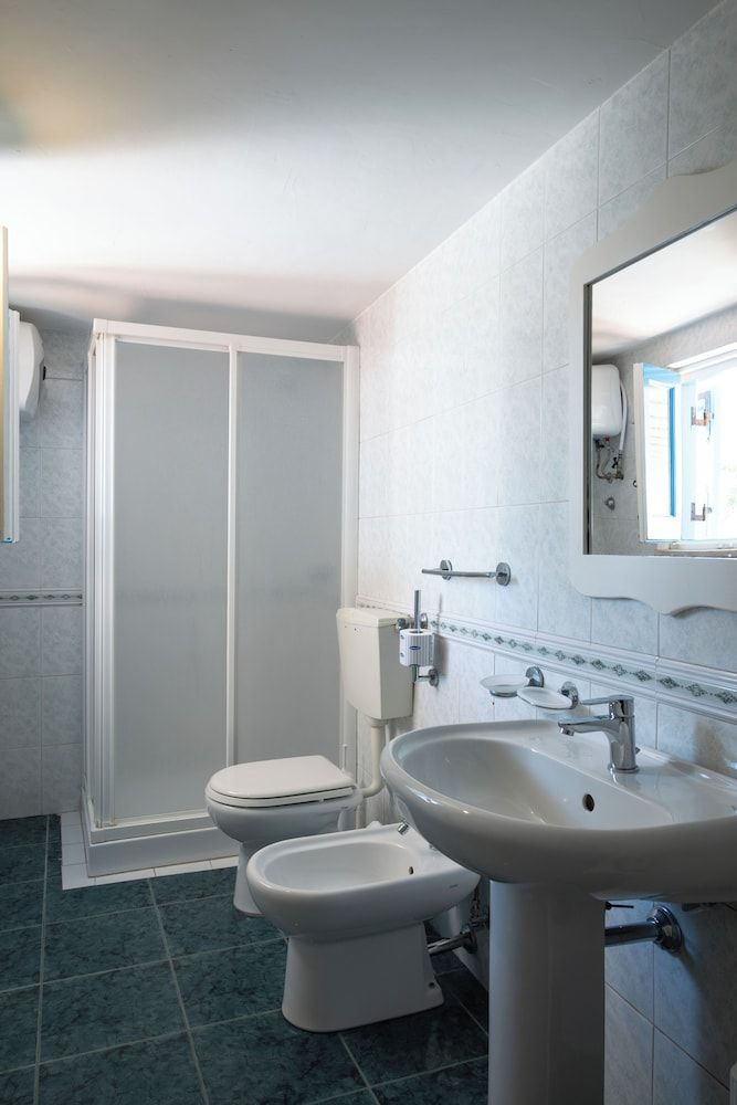 Hotel Eunymos - Trattoria Da Francesco Panarea Double Room, Courtyard Area 3