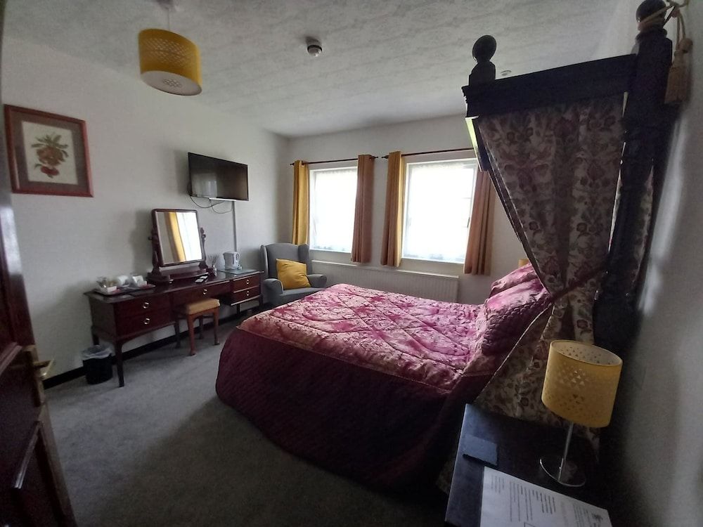 The Griffin Inn Canopy Double 2