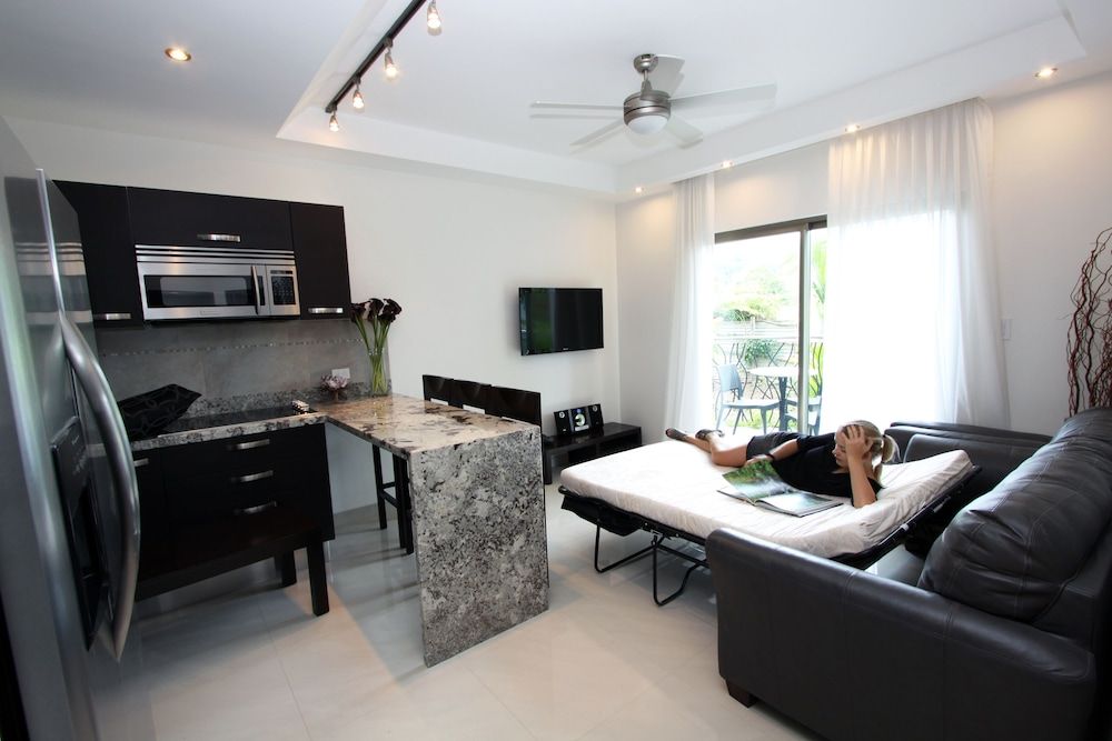PACIFIC SUITES Boutique Hotel & Bistro Signature Ultra Luxury 1BR W/Kitchen & Balconies 4