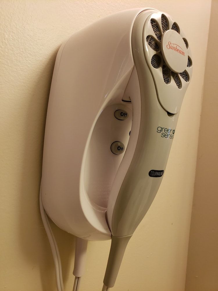 SkyView Swift Current Classic Single Room, 1 Queen Bed, Non Smoking 4