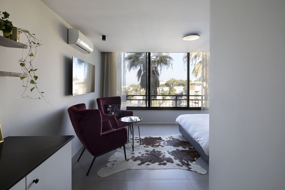 Urbanica Carmel Luxury Room 7