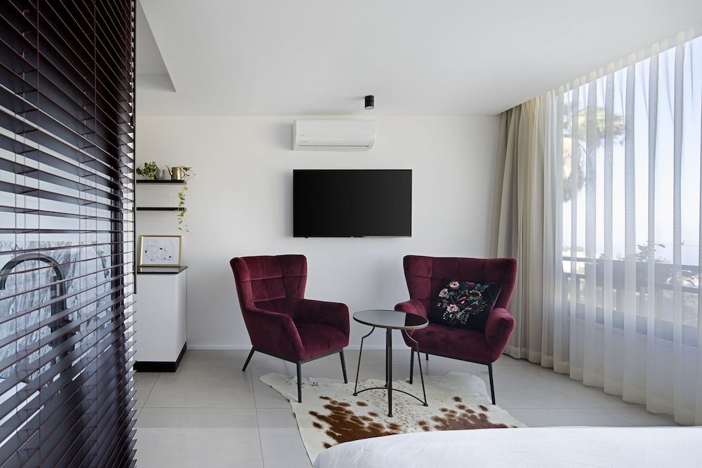 Urbanica Carmel Luxury Room 10