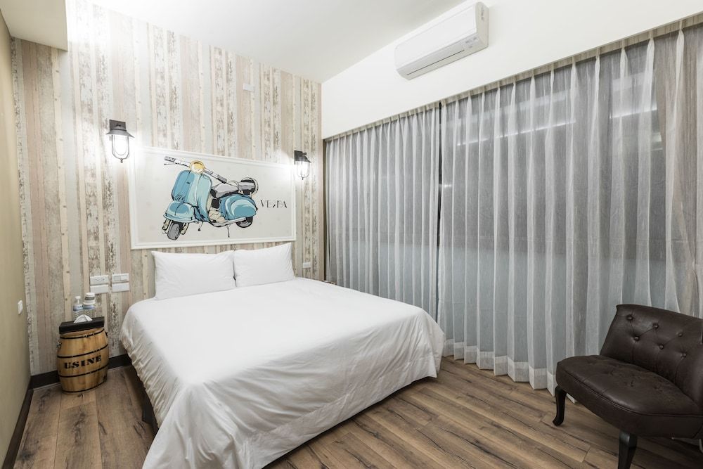 Peach Blossom Standard Double Room, Non Smoking 3