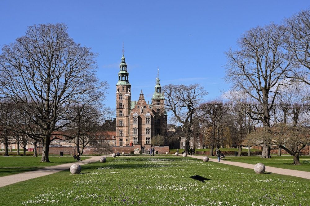 undefined Sanders Penny - Cute 2-bdr Apt in City Center 8