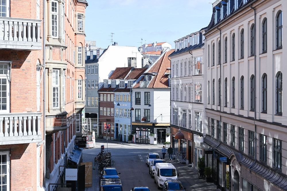 undefined Sanders Penny - Cute 2-bdr Apt in City Center 6