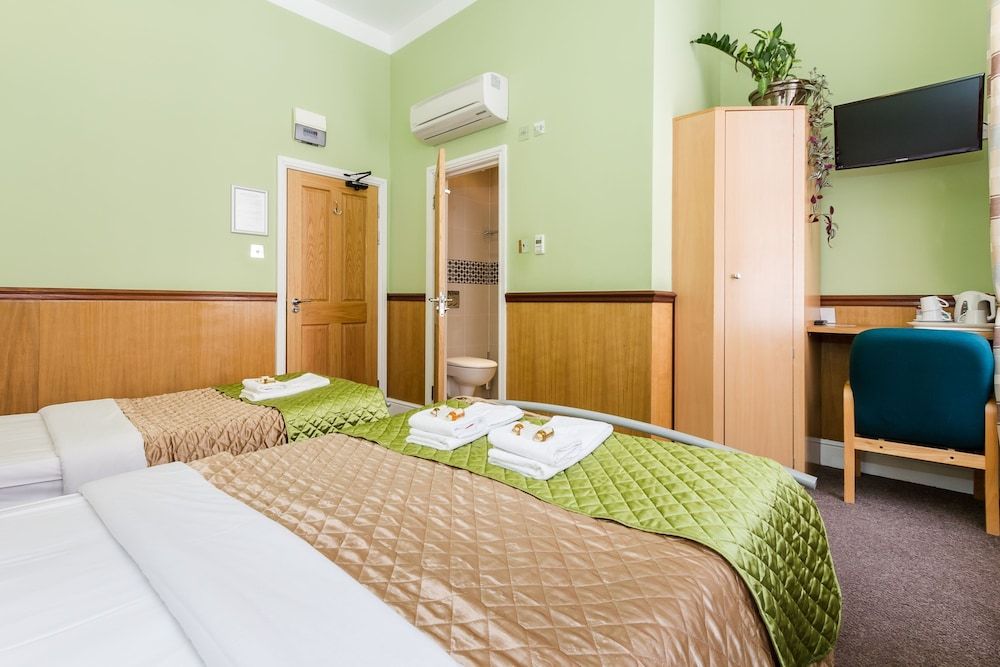undefined Gower House Hotel 3