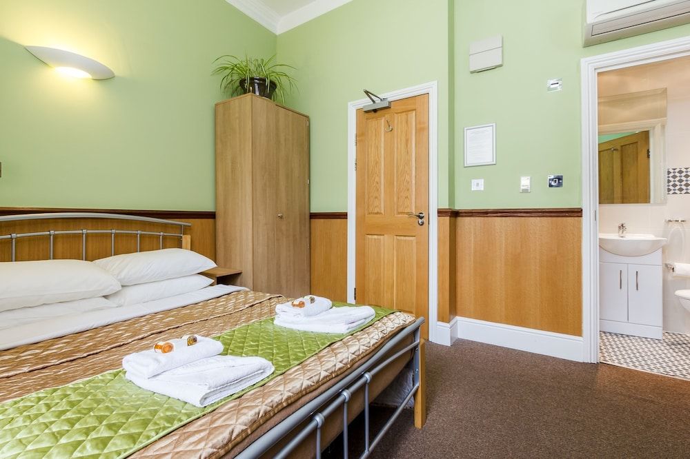 undefined Gower House Hotel 4
