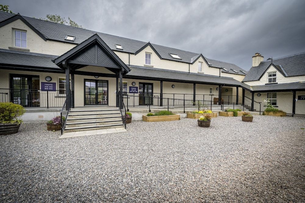undefined Loch Ness Bunk Inn 4