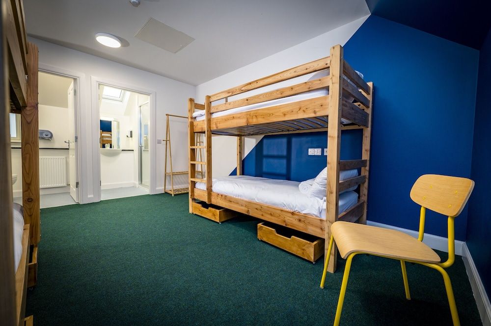 undefined Loch Ness Bunk Inn 8