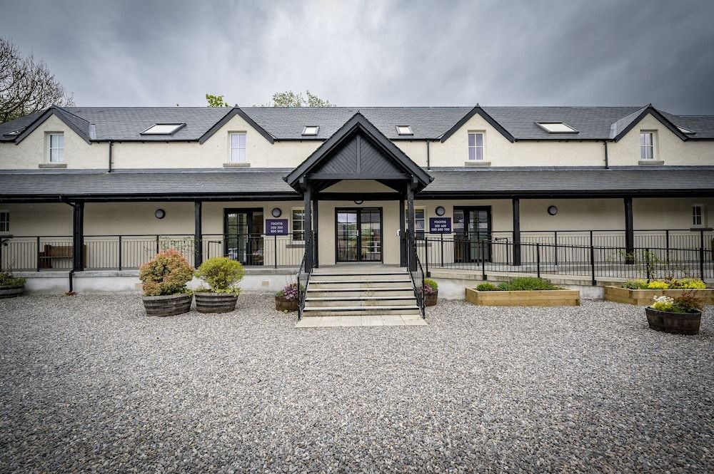 undefined Loch Ness Bunk Inn 6