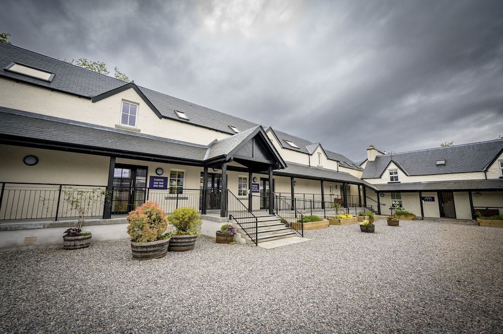 undefined Loch Ness Bunk Inn 5
