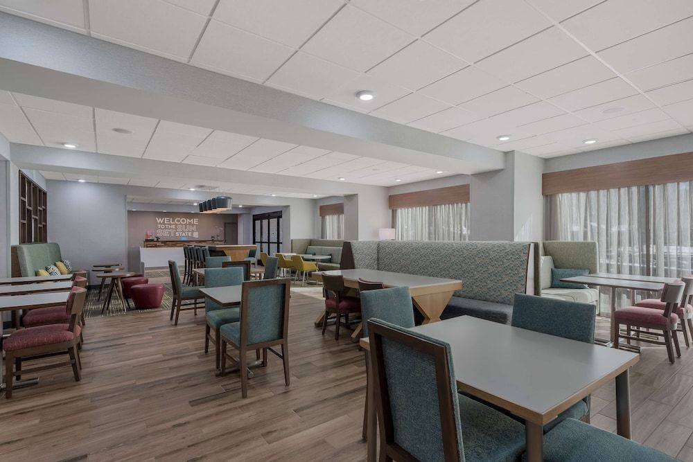 undefined Hampton Inn Williams 9