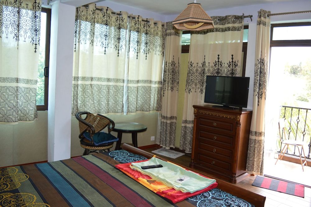 Le Bamboo Double Room 3