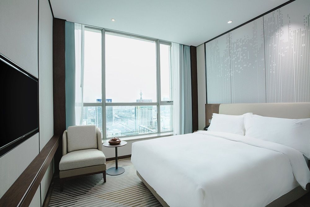 Premium Room, 1 King Bed, City View