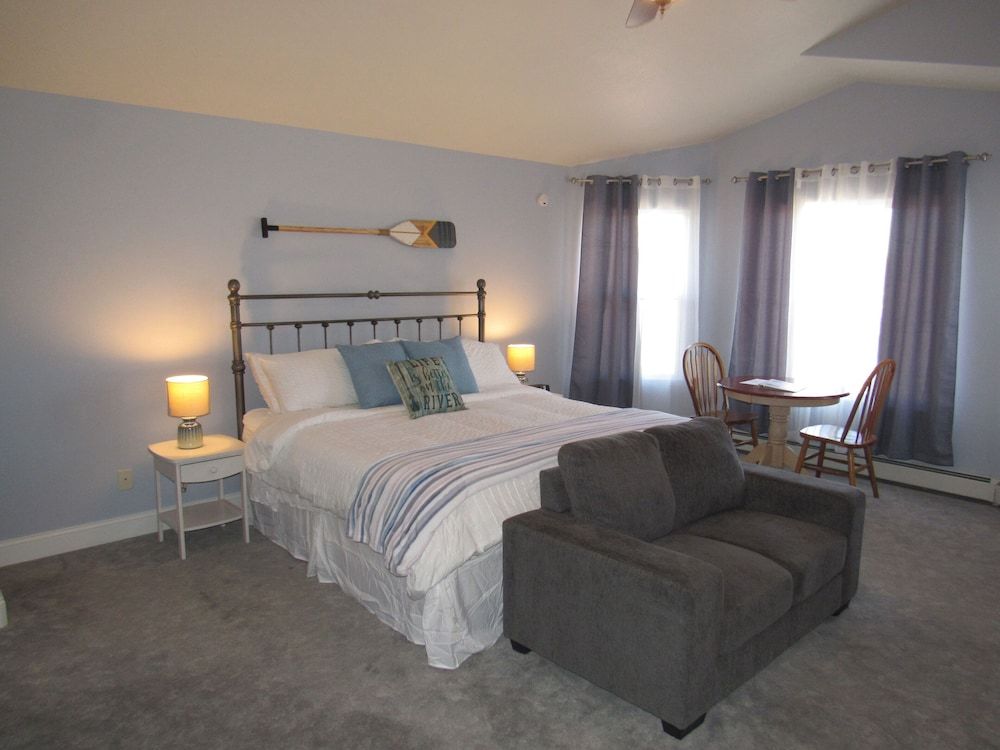 Castle Creek B&B Two Rivers Room