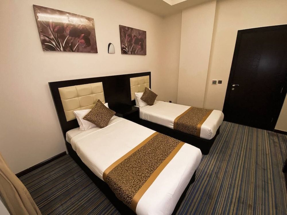 LANDMARK HOTEL - SARI Deluxe Suite 6