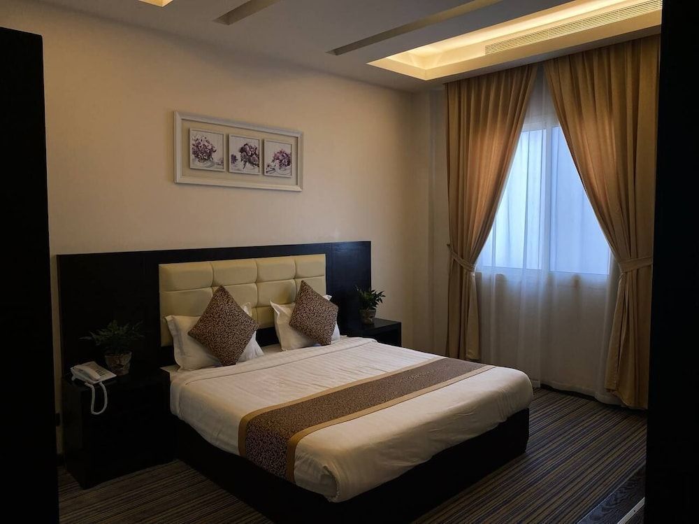 LANDMARK HOTEL - SARI Standard Room 5