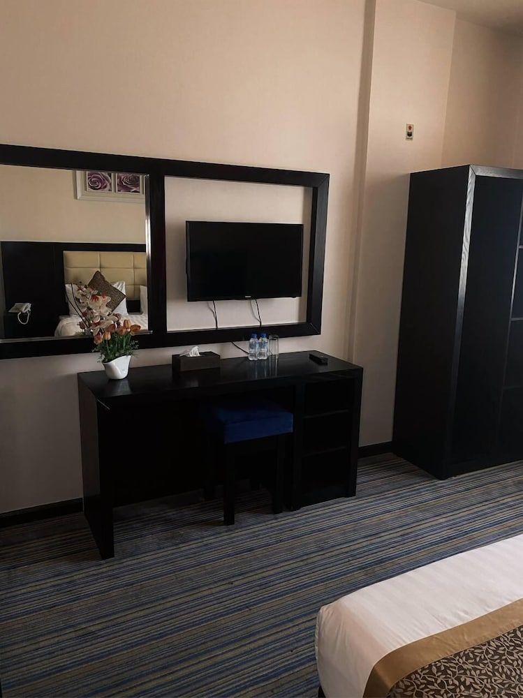 LANDMARK HOTEL - SARI Standard Room 2