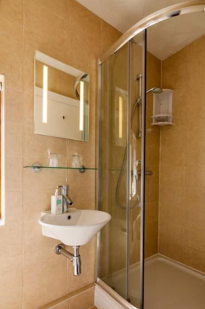 Deluxe Family Suite