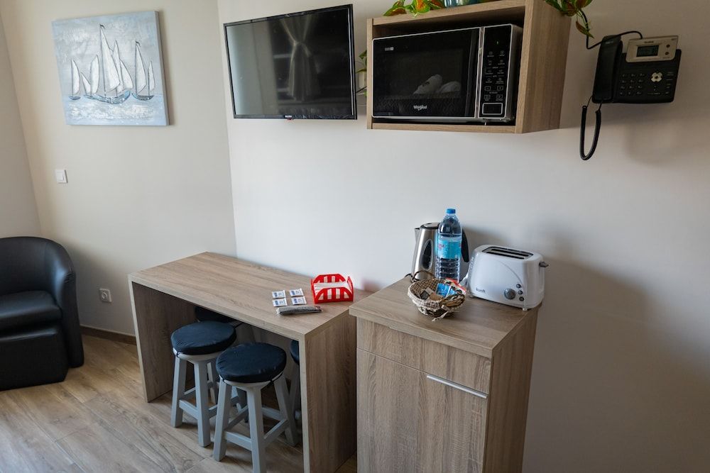 Nereida Basic Quadruple Room 6