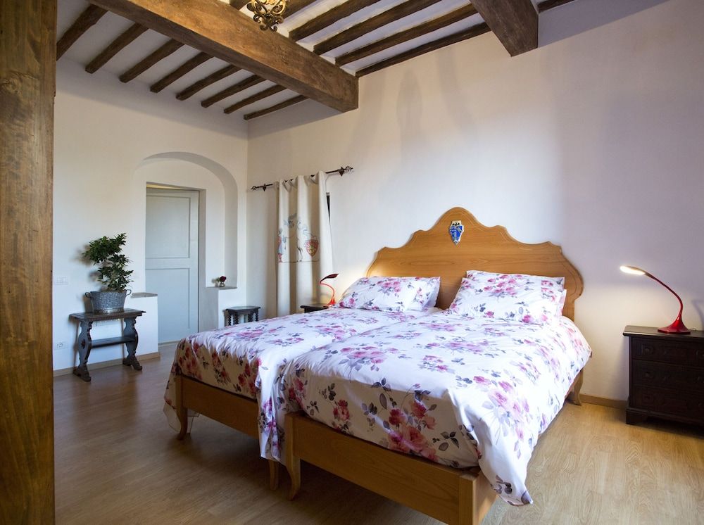 undefined Palazzo Piccolomini 5