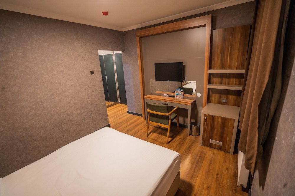 undefined Bloom Hotel