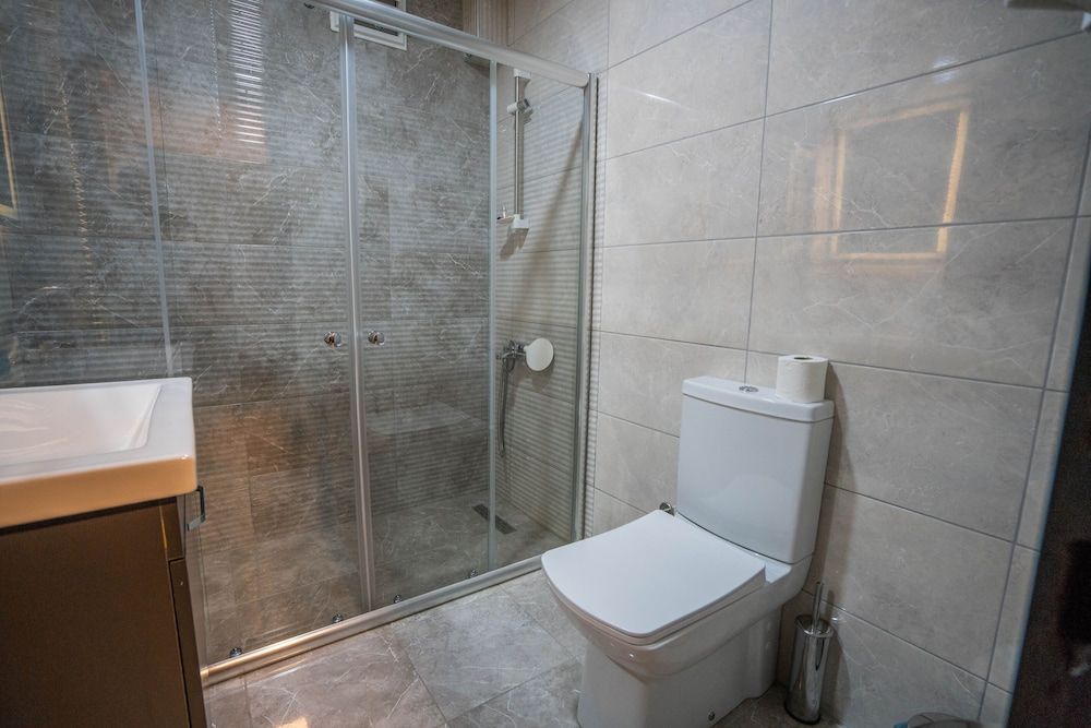 Bloom Hotel Economy Twin Room, 1 Bedroom 2