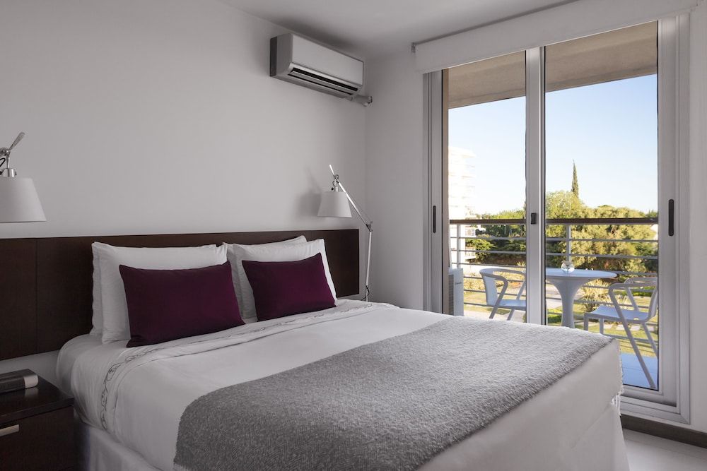 Real Colonia Hotel & Suites Deluxe Room, 1 Queen Bed, City View 6