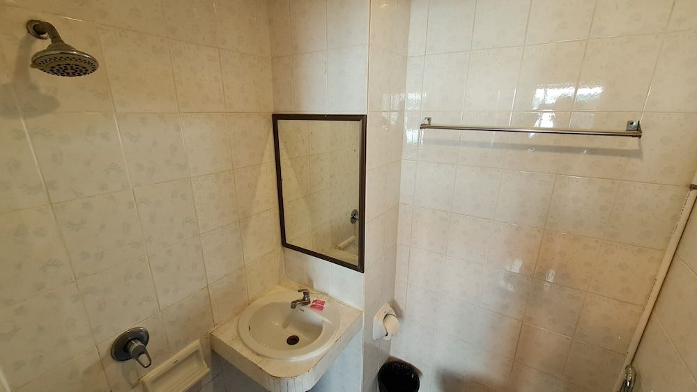 Vech Guesthouse Patong Standard Double Room 10