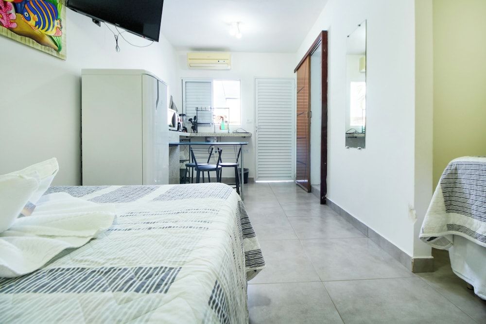 Quarto Triplo com Cozinha Compacta