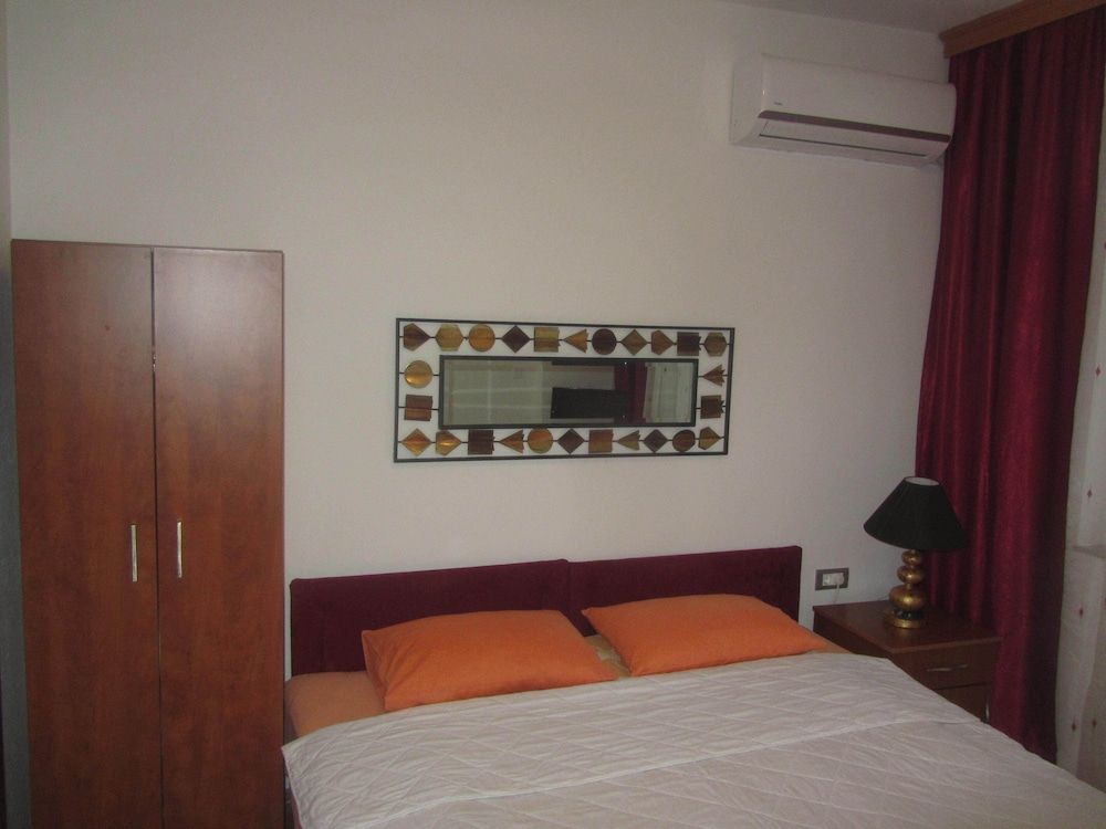 Villa Old Town Double Room (Street Side) 2