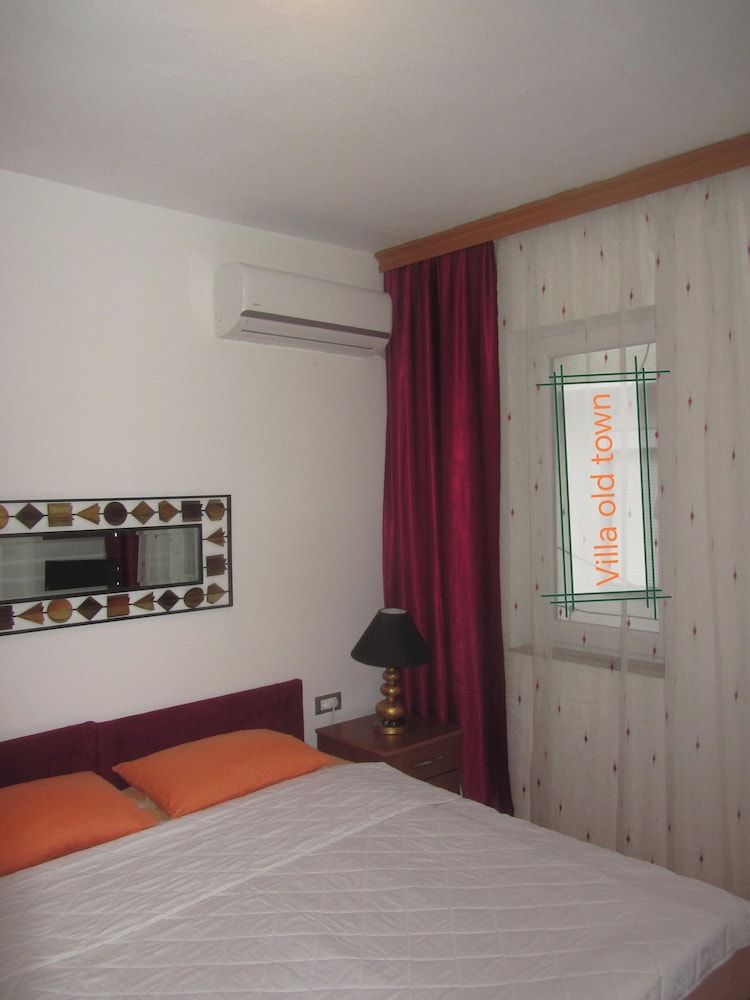 Villa Old Town Double Room (Street Side) 3