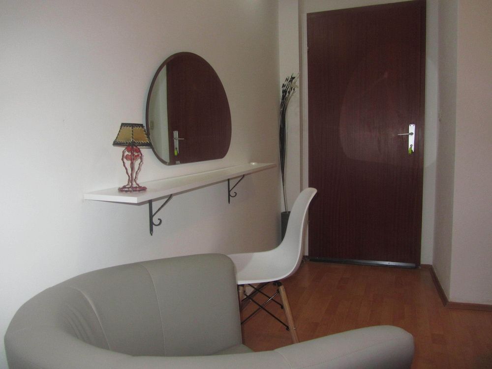 Villa Old Town Double Room (Street Side) 5